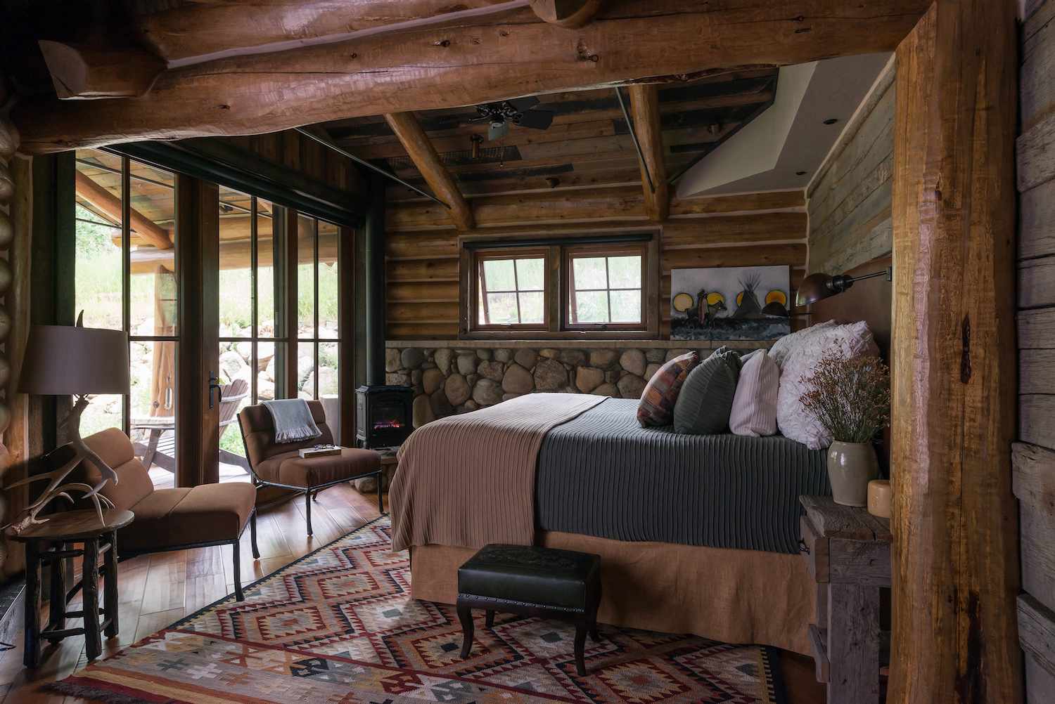 28 Log Cabin Interiors That Are Both Rustic and Modern