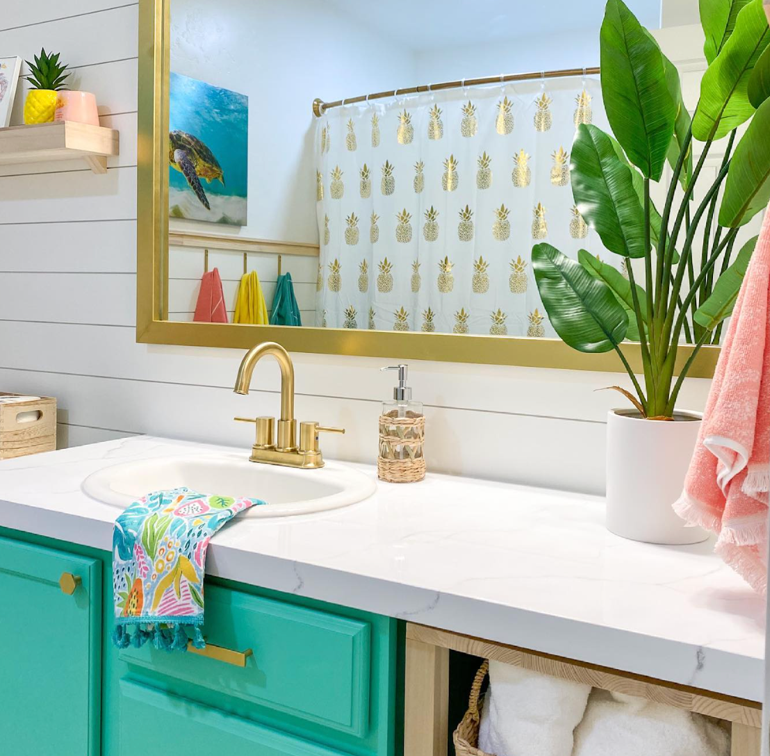 30 Coastal Bathrooms That Will Transport You to the Beach
