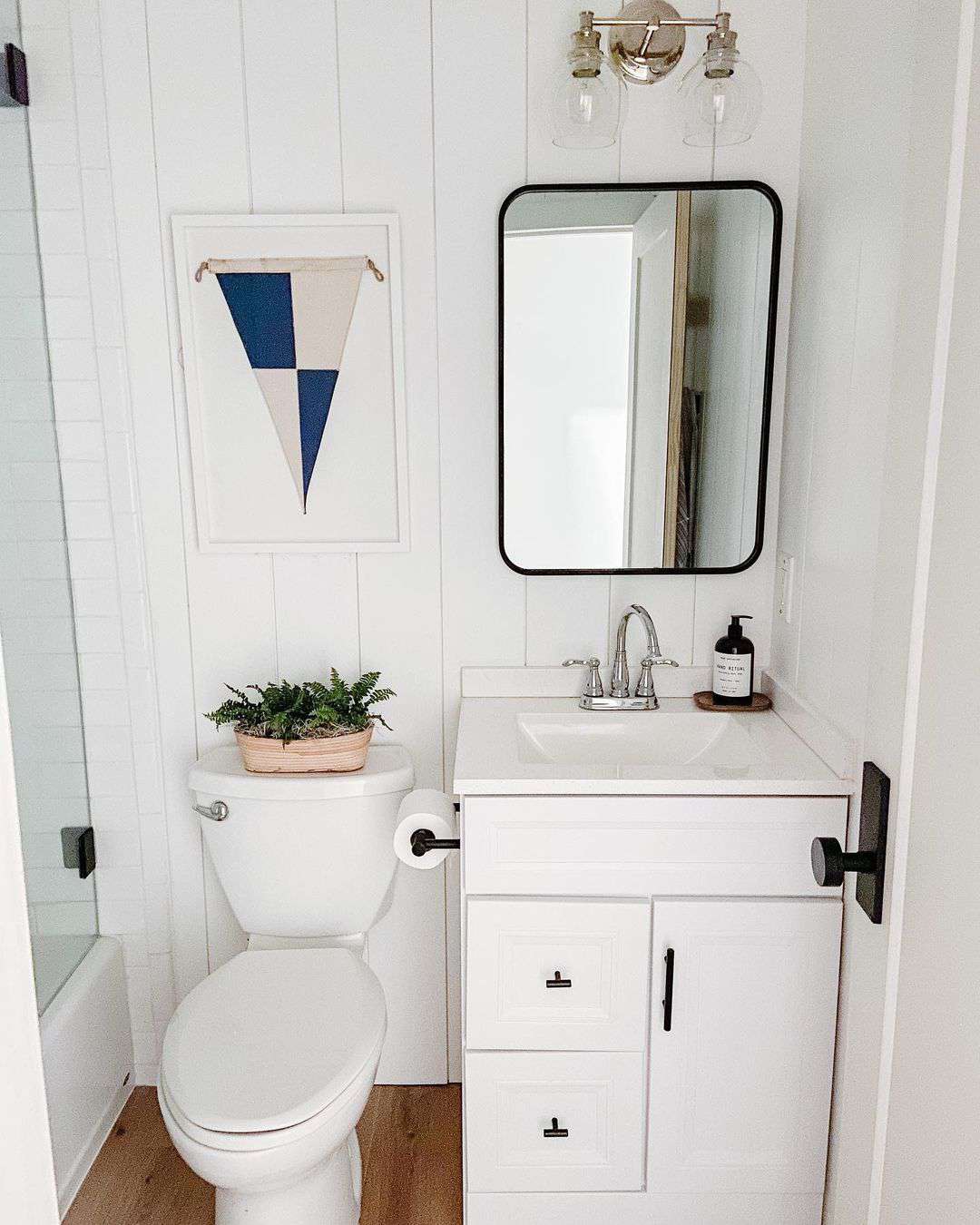 30 Coastal Bathrooms That Will Transport You to the Beach