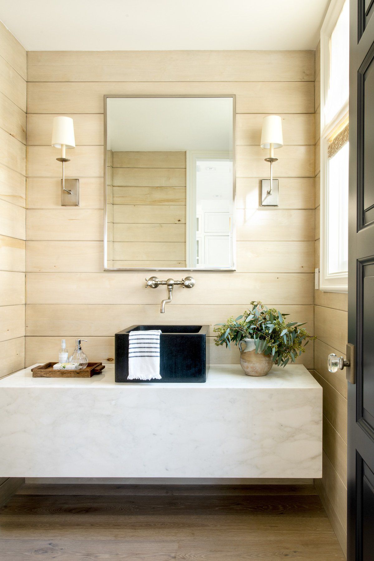 32 Coastal Bathroom Ideas Anyone Can Pull Off