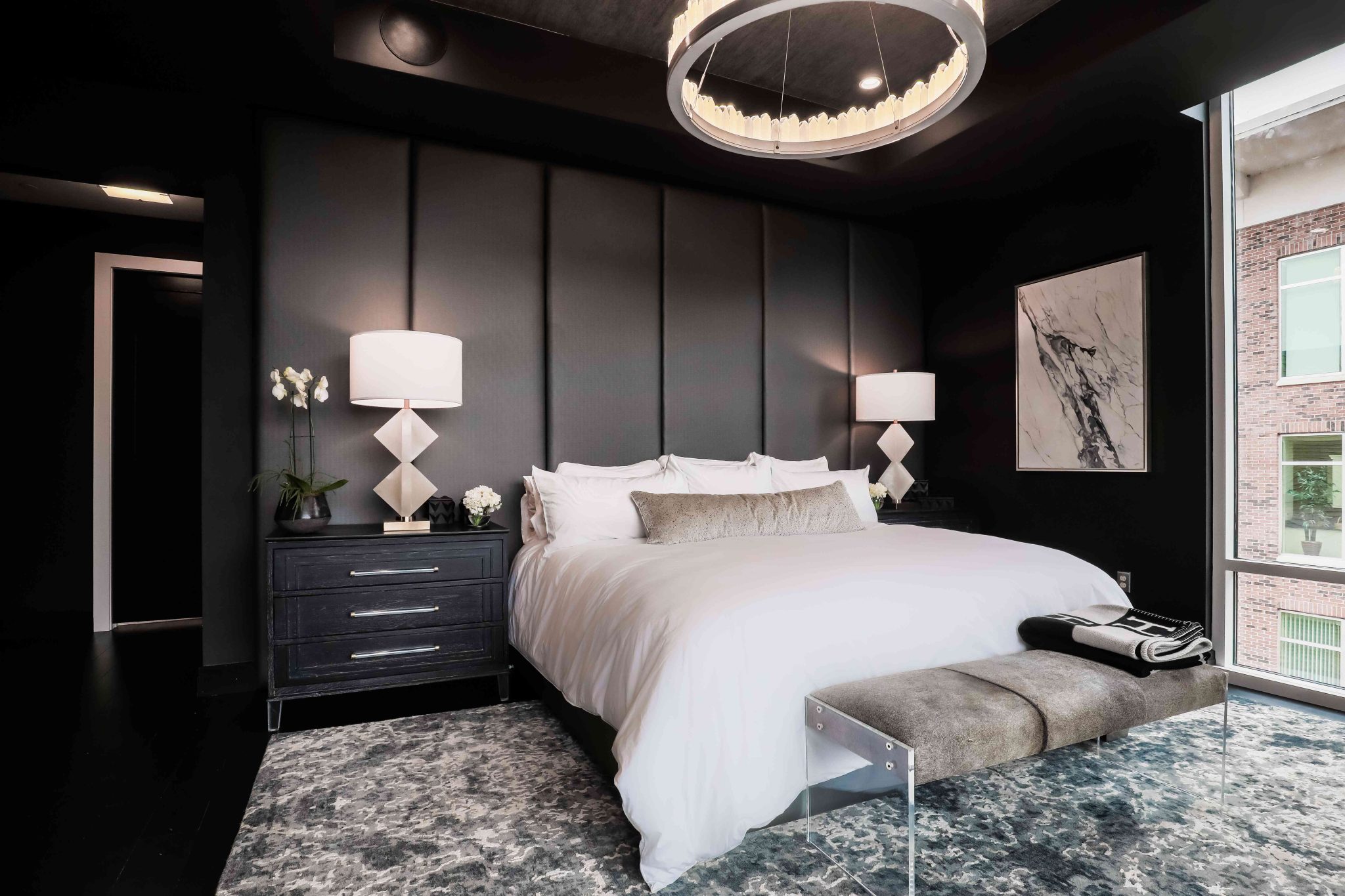 32 Timeless Black and White Bedroom Ideas You'll Want to Recreate
