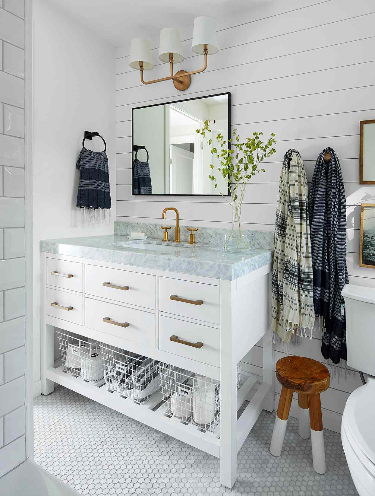 35 Smart Bathroom Storage Ideas to Organize Your Space