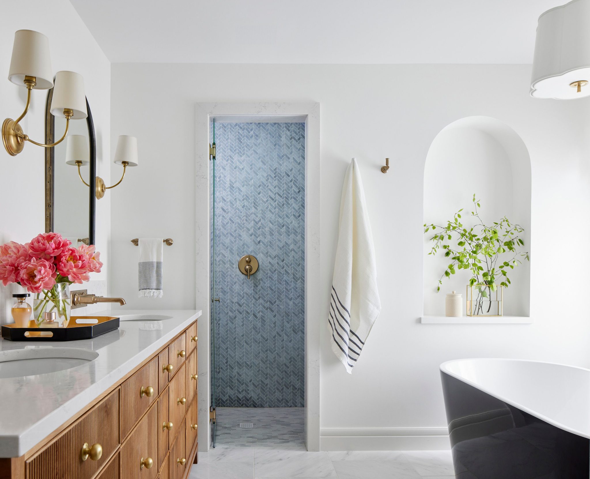 49 Stunning Shower Tile Ideas for a Standout Bathroom