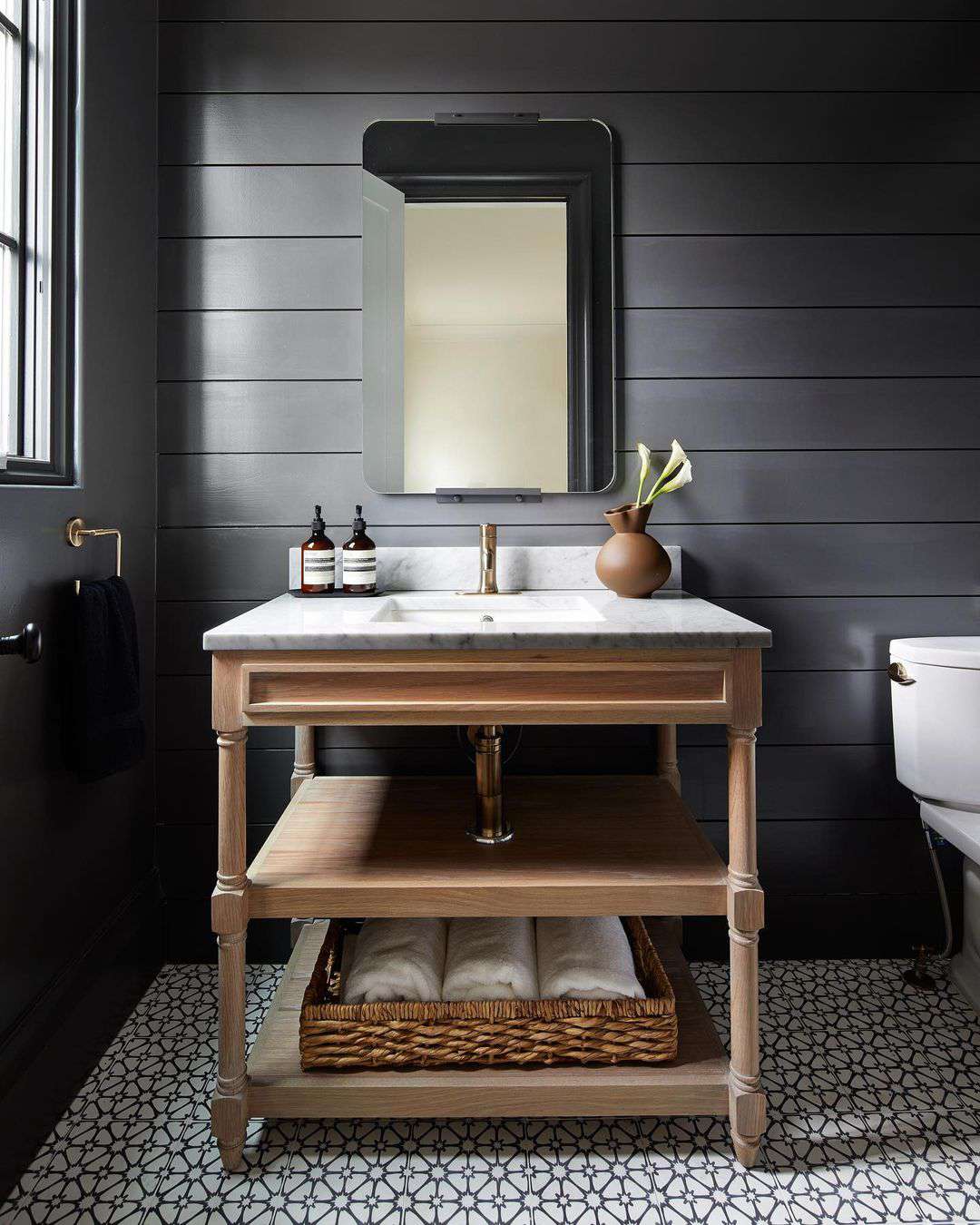 54 Guest Bathroom Ideas to Warmly Welcome Anyone