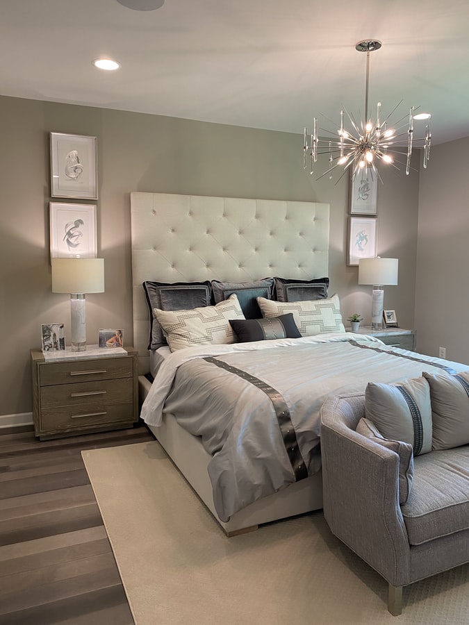 7 Clever Ways to Make your Small Bedroom Feel More Spacious - Better HouseKeeper