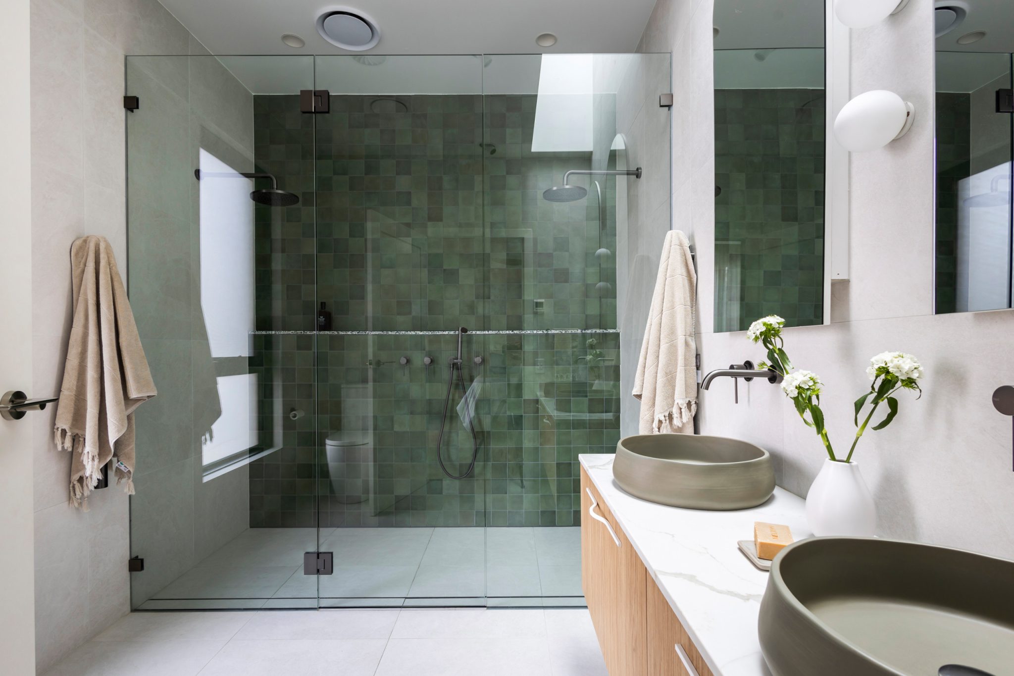 75 Beautiful Bathroom with Green Tile Ideas & Designs - June 2026 | Houzz AU