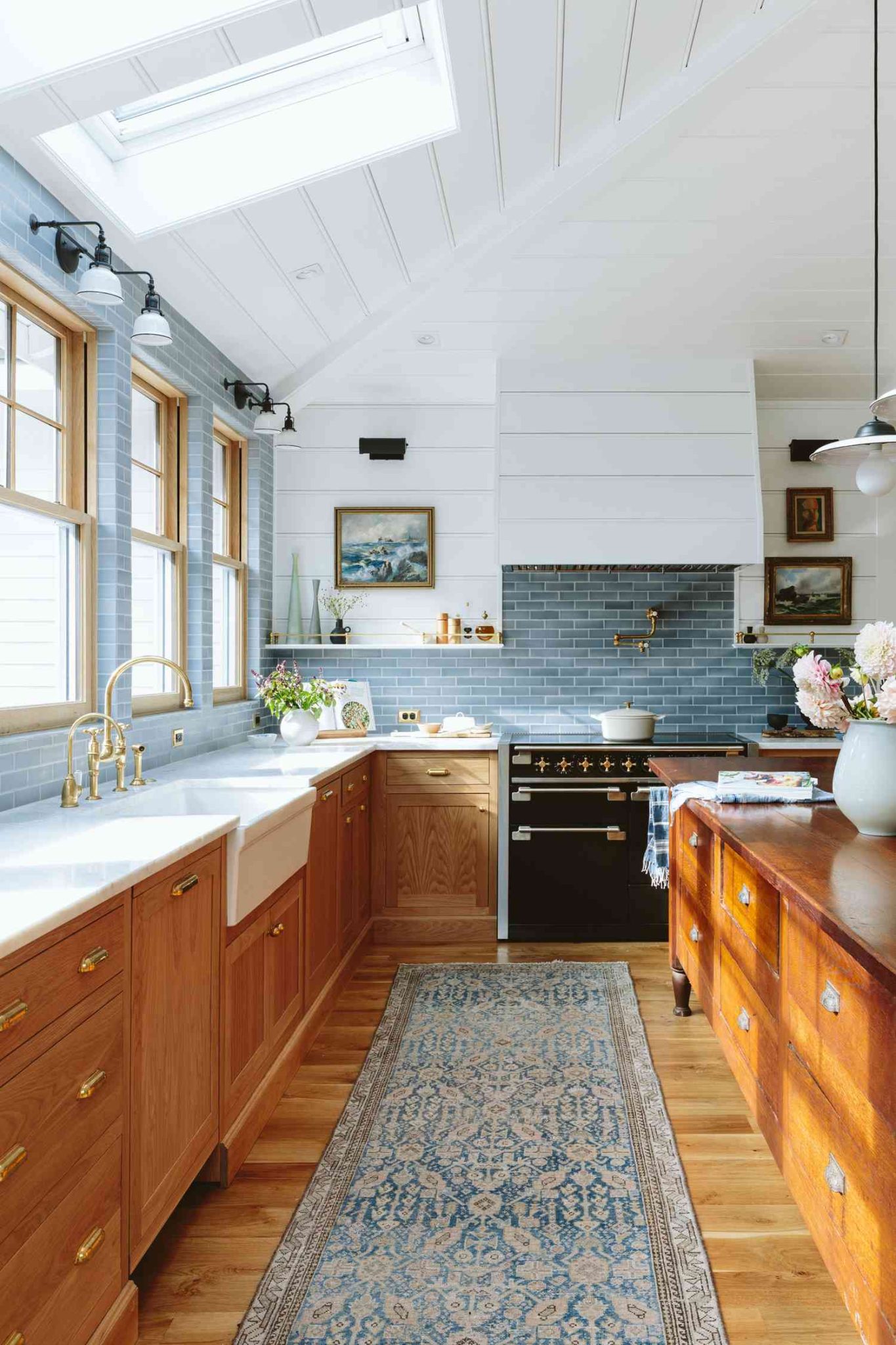8 Ways to Modernize Oak Kitchen Cabinets