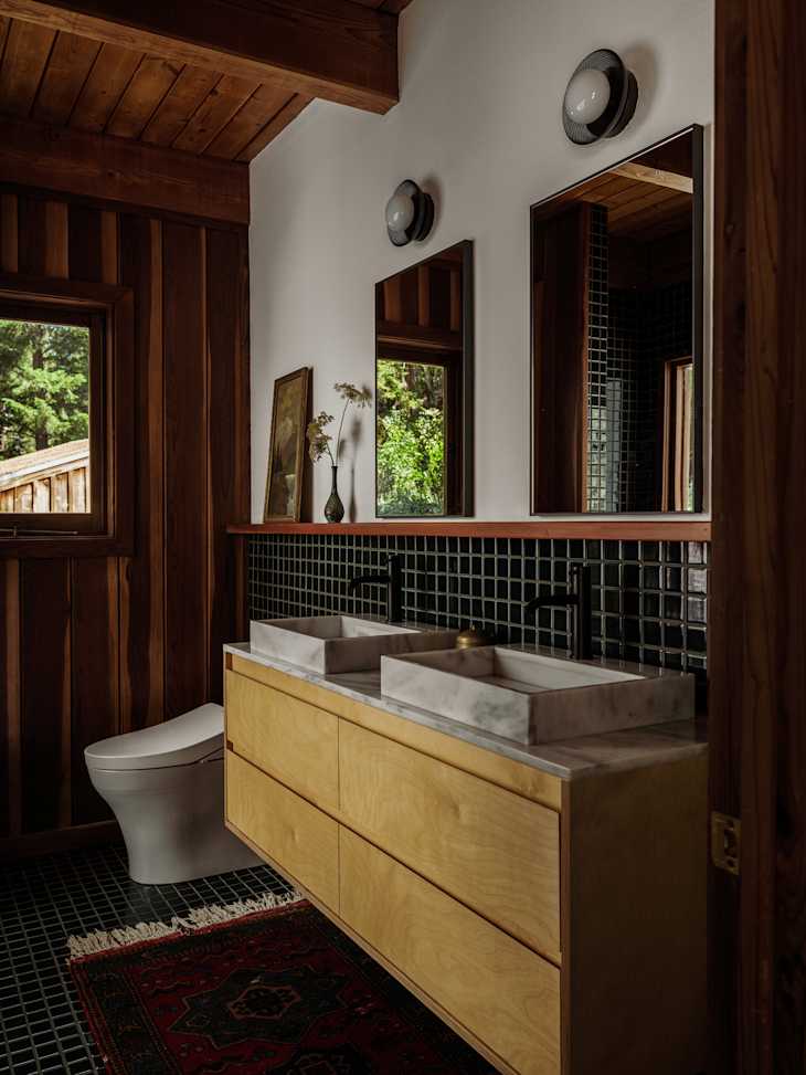 A Mid-Century Modern Bathroom Has Restored Redwood Paneling | Apartment Therapy