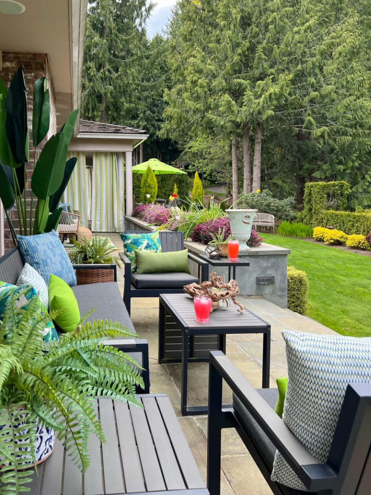 Amazing Backyard Oasis: How to Easily Achieve on a Little Budget