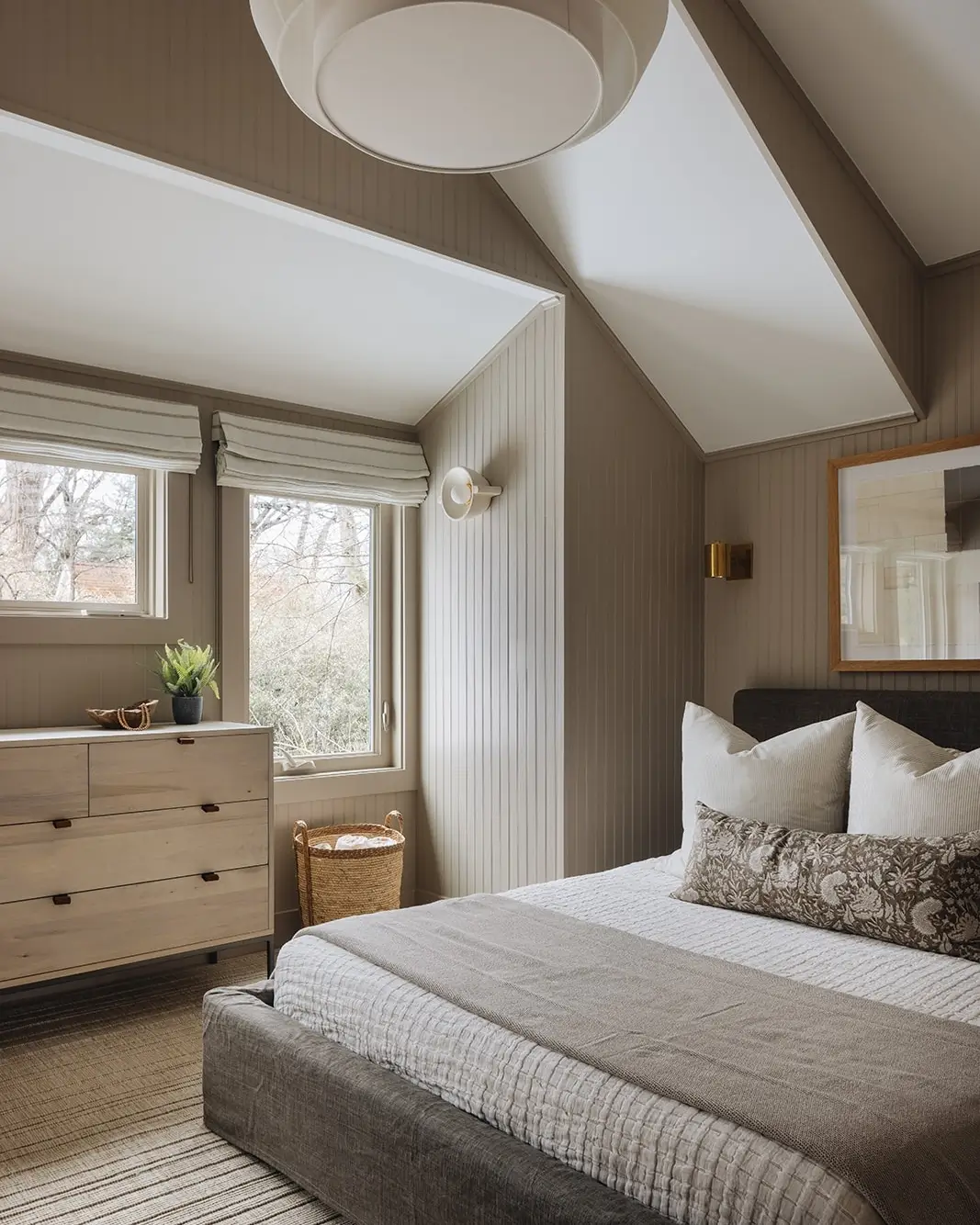 Attic Bedroom Ideas for a Cozy Retreat