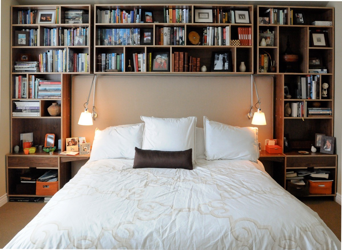Bedrooms Bookshelves: 23 Inspirational Examples For Those Who Love To Sleep Near Their Books