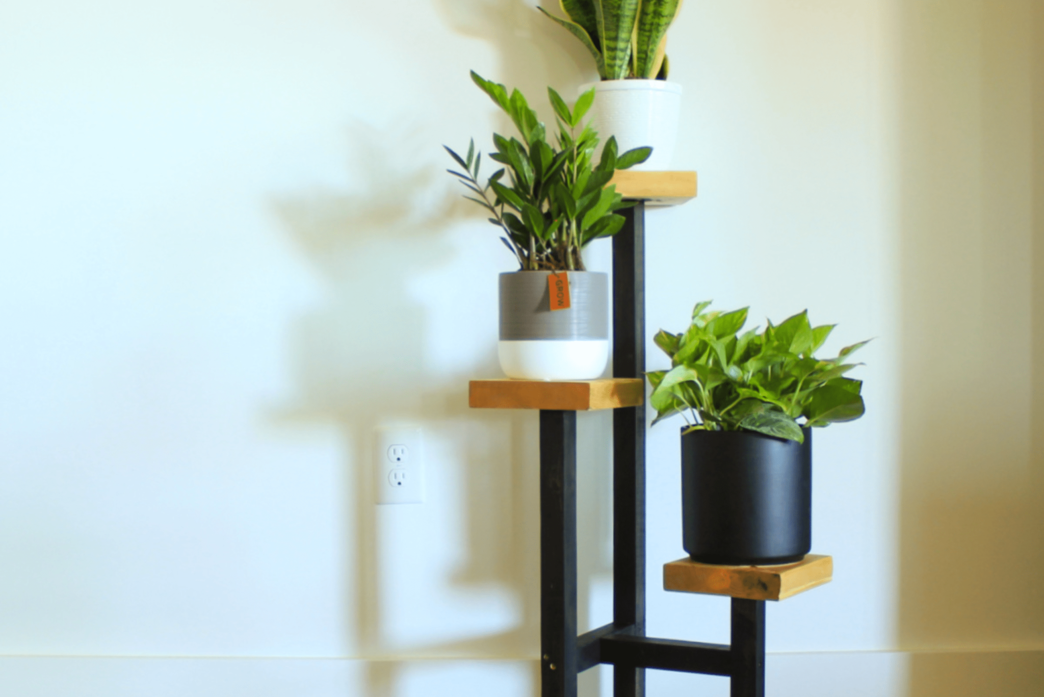 Craft Your Own Stylish DIY Plant Stand - ManMadeDIY