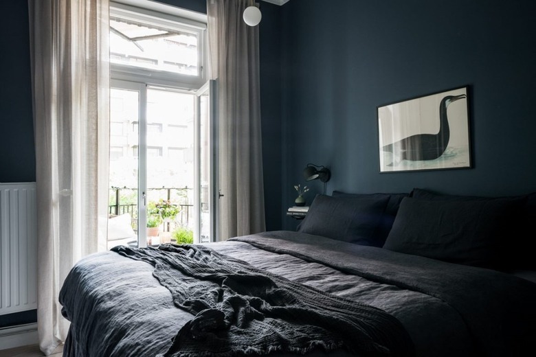 Dark Minimalist Bedroom Ideas That Seem Too Dreamy To Be True