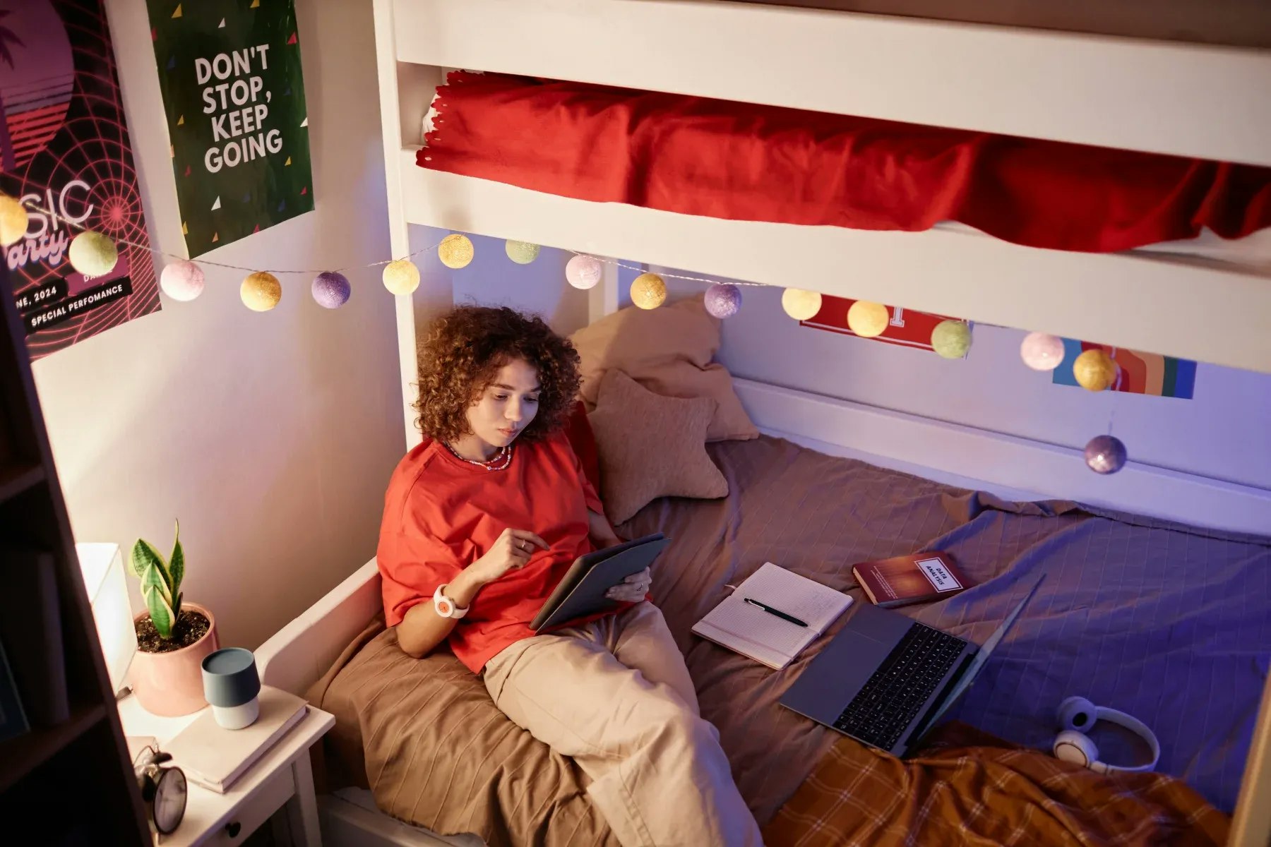 Dorm Room Essentials for Sleep: How to Rest Better at College