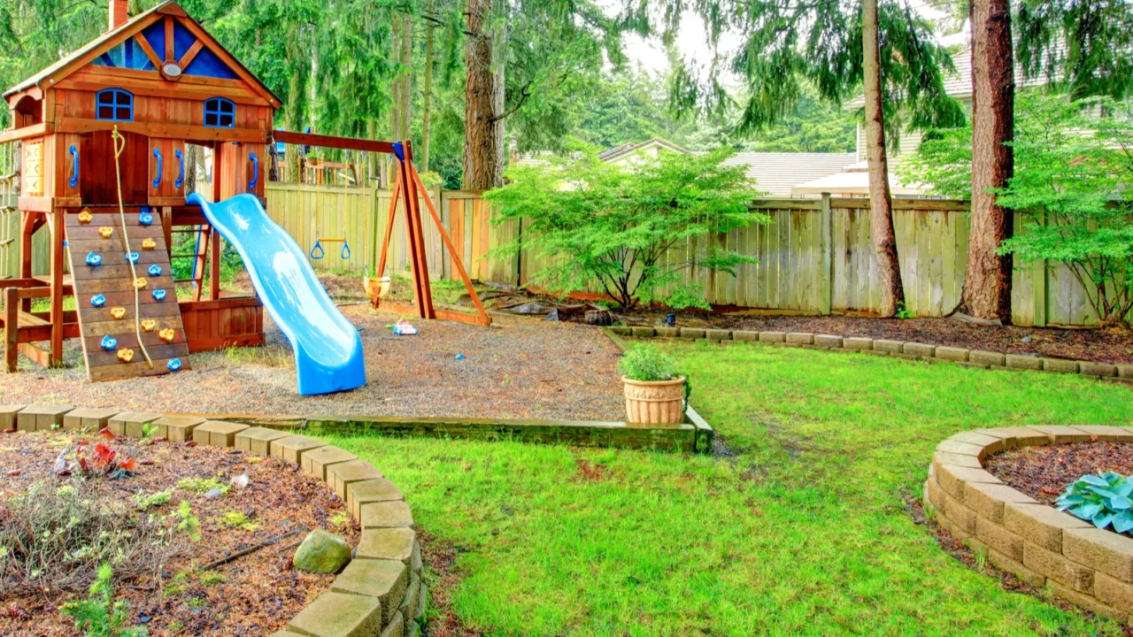 Fun and Easy Backyard Playground Ideas - Colormelon