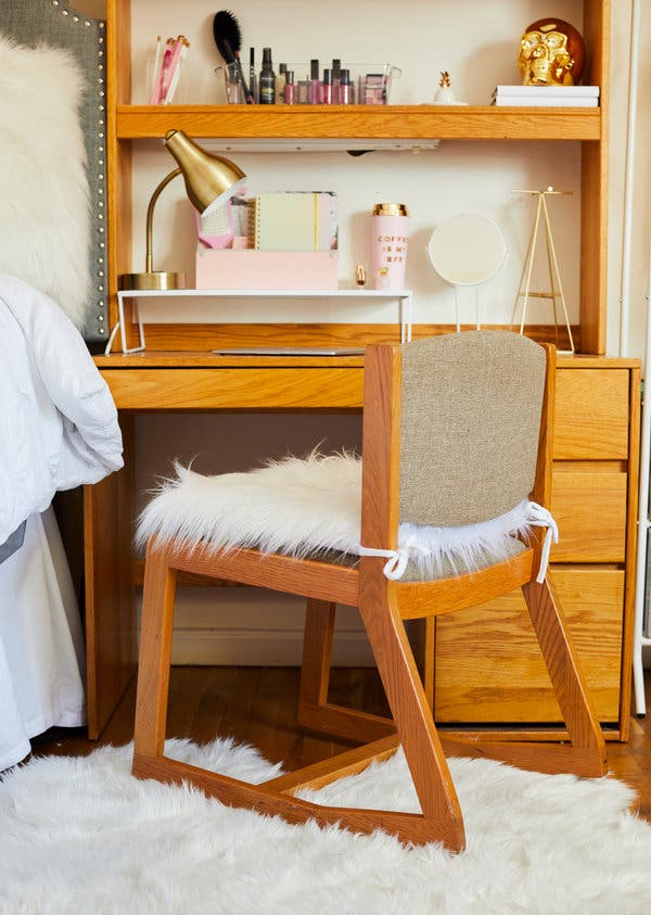 How to Dress Up a Dorm Room - The New York Times