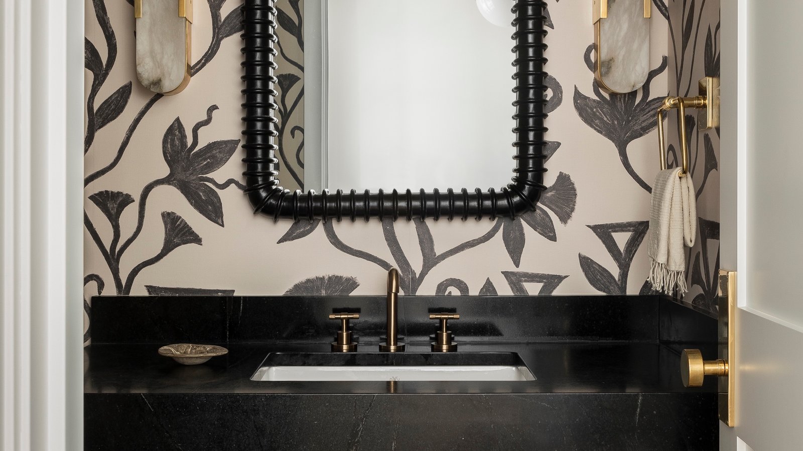 How to Make the Most of a Powder Room - The New York Times