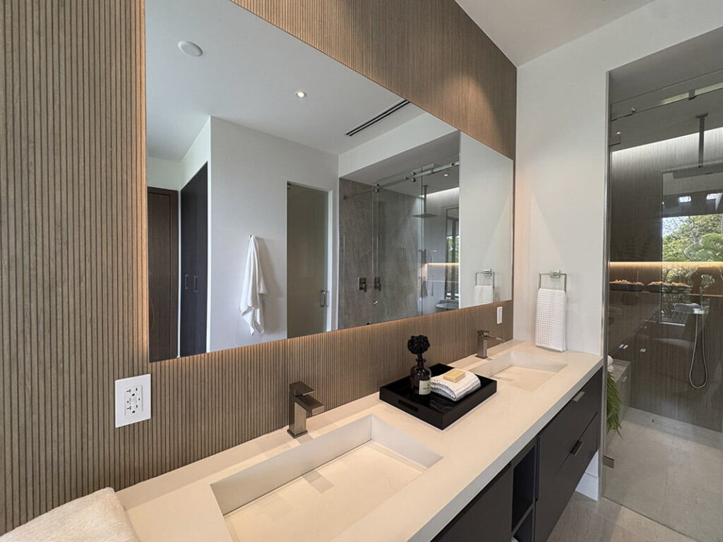 Master Bathroom Design in Coconut Grove: Luxury Porcelain Tile and Contemporary Spa Design - Italgres
