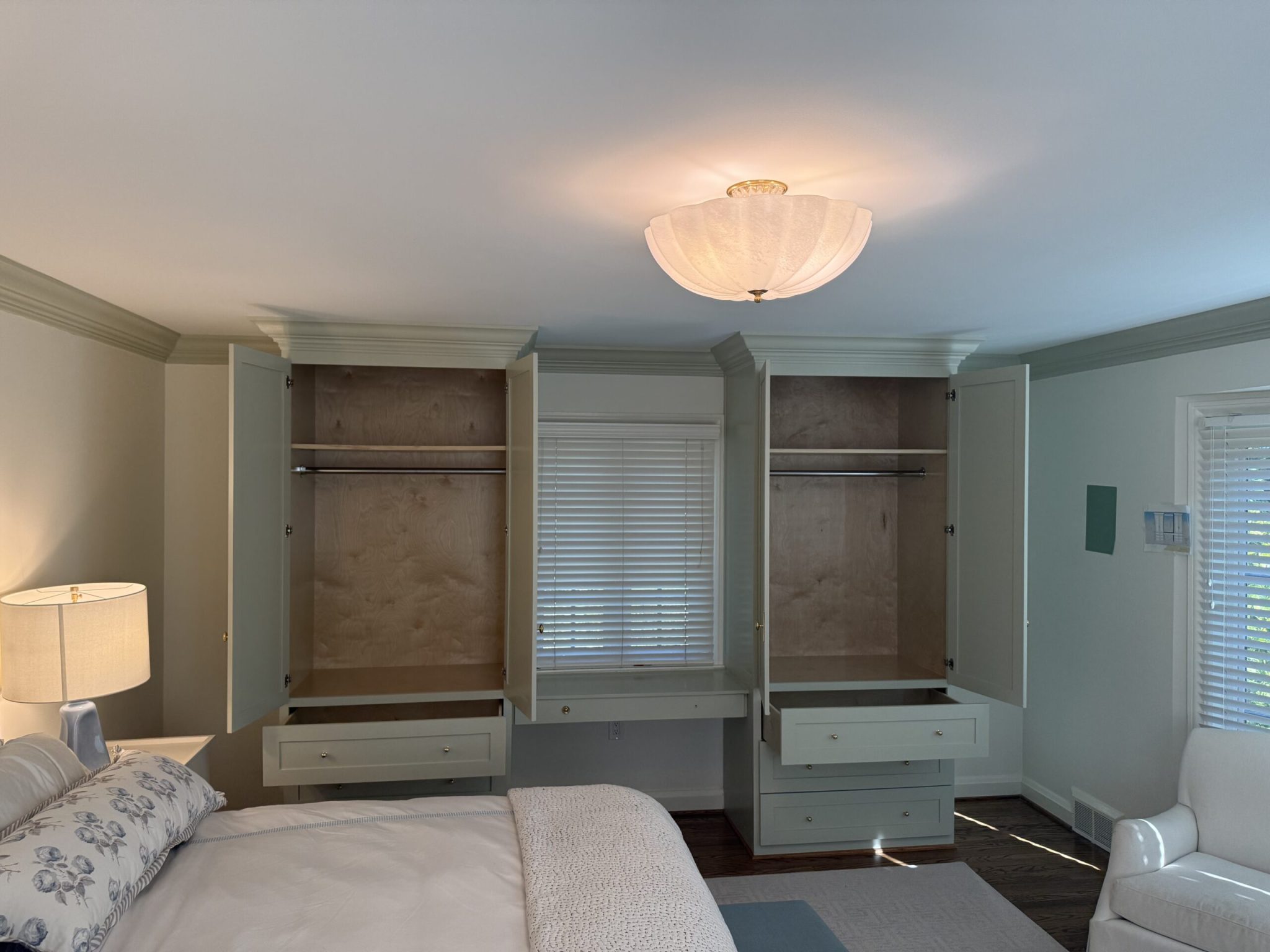 Modern traditional style custom built-in twin armoires, vanity desk and crown molding for bedroom. – Maryland Carpentry