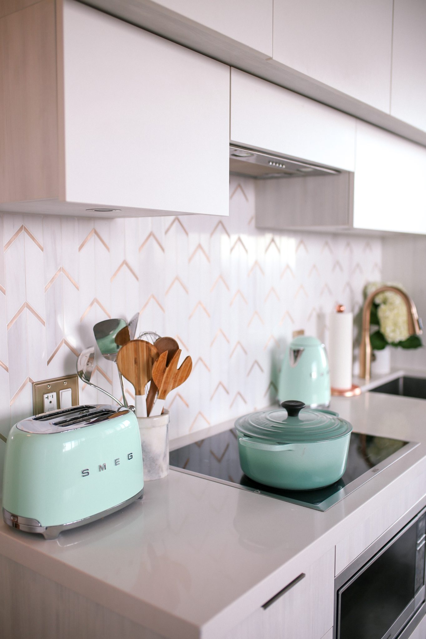 My condo kitchen makeover : marble chevron backsplash- nataliastyle