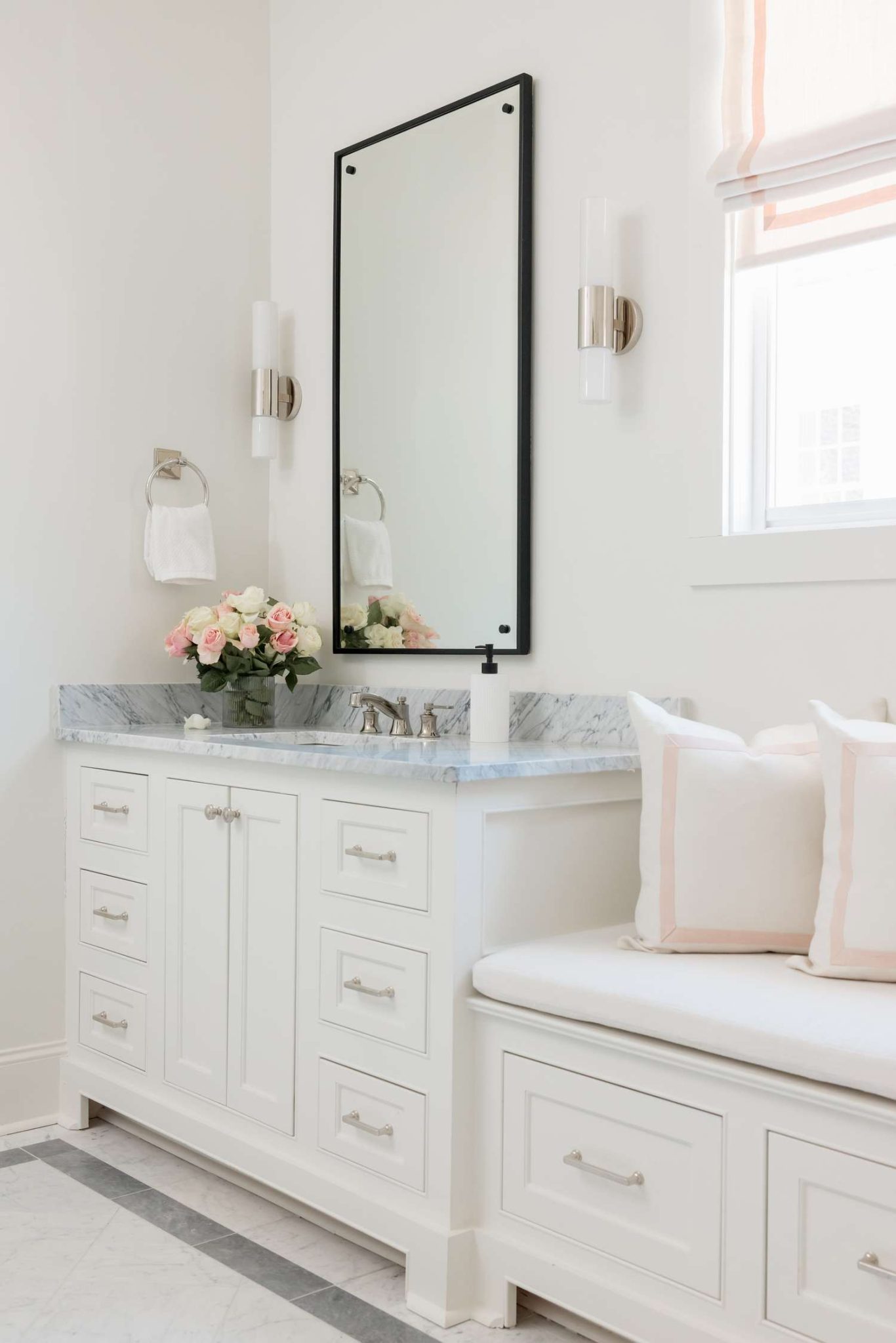 Neutral Bathroom Paint Colors: 14 Ideas