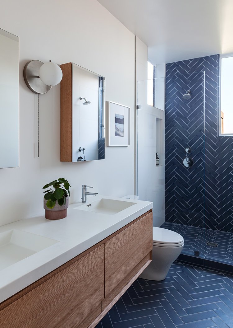 Photo 6 of 19 in Bathrooms for interior projects by Leslie Warren from Cole Valley - Dwell