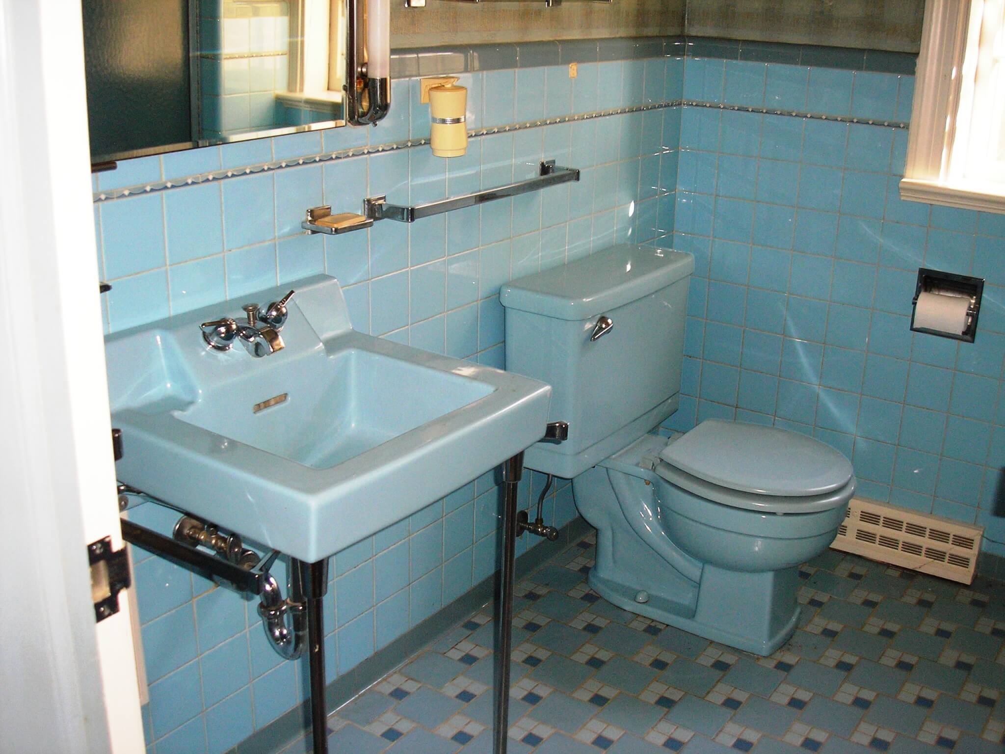 Replicating Alice's blue 50s bathroom tile floor - Retro Renovation