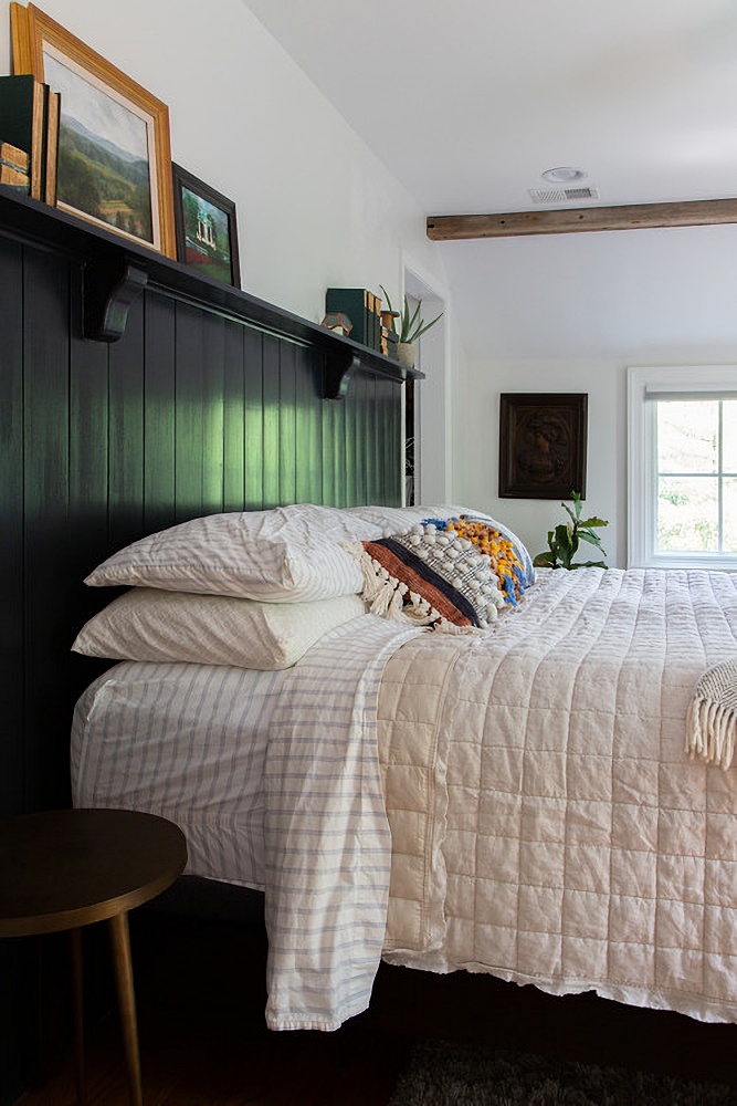 The Beauty and Intimacy of a Stunning Dark Green Wall