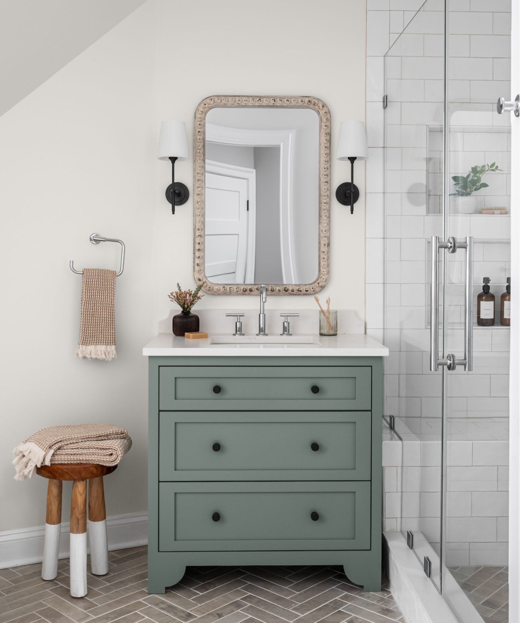 The best neutral paint colors for bathrooms that…