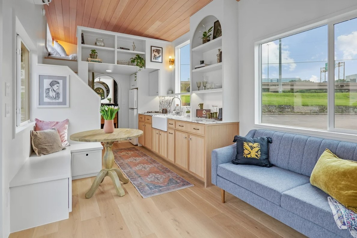 This 30-Foot Custom Tiny House Lives Like a Proper Mansion on Wheels - autoevolution