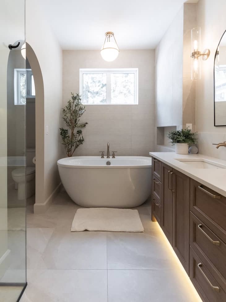 Top Bathtub Trends for a Spa Like Bathroom - Farmhousehub