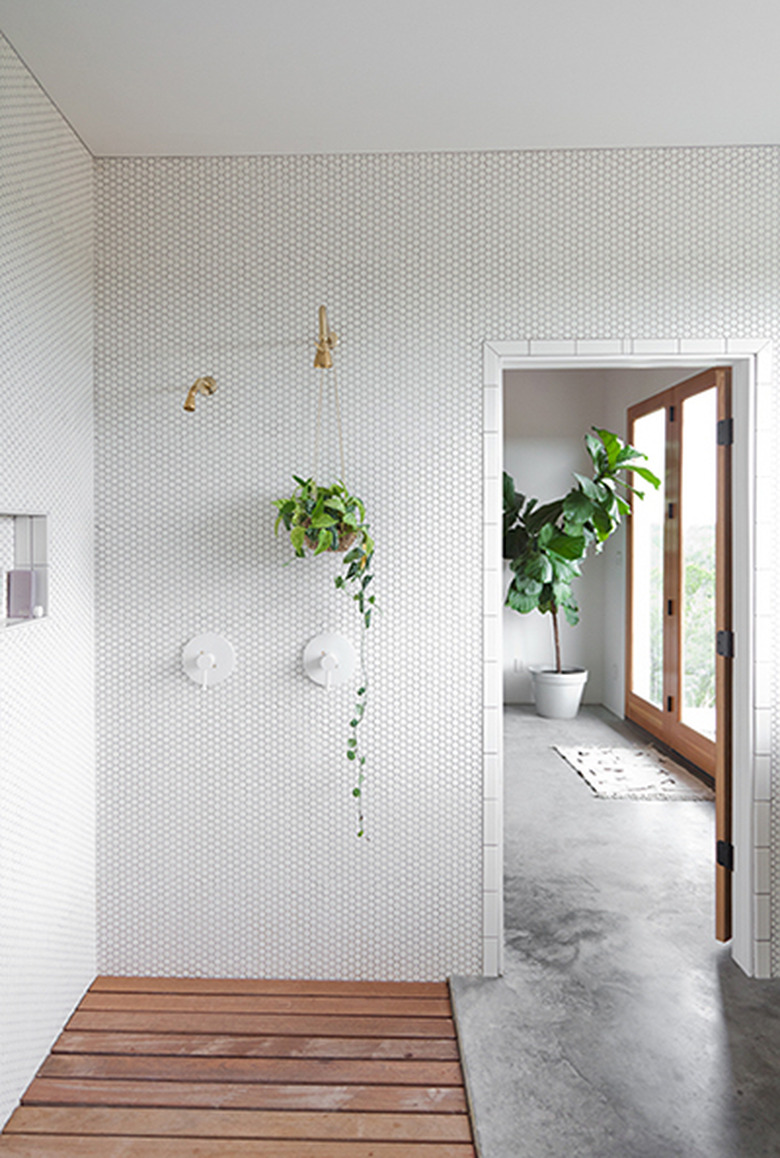 10 Photos That Will Convince You To Get A Concrete Bathroom Floor