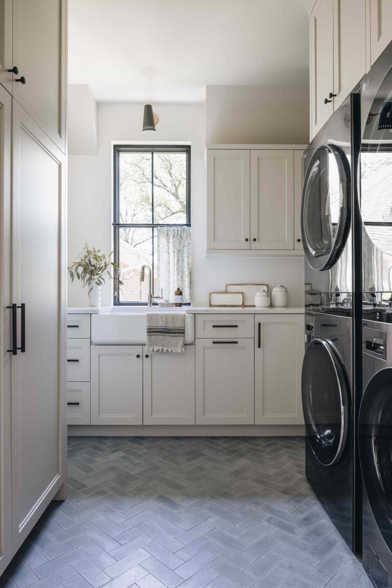 12 Ideas for Laundry Room Pantry Combo Rooms
