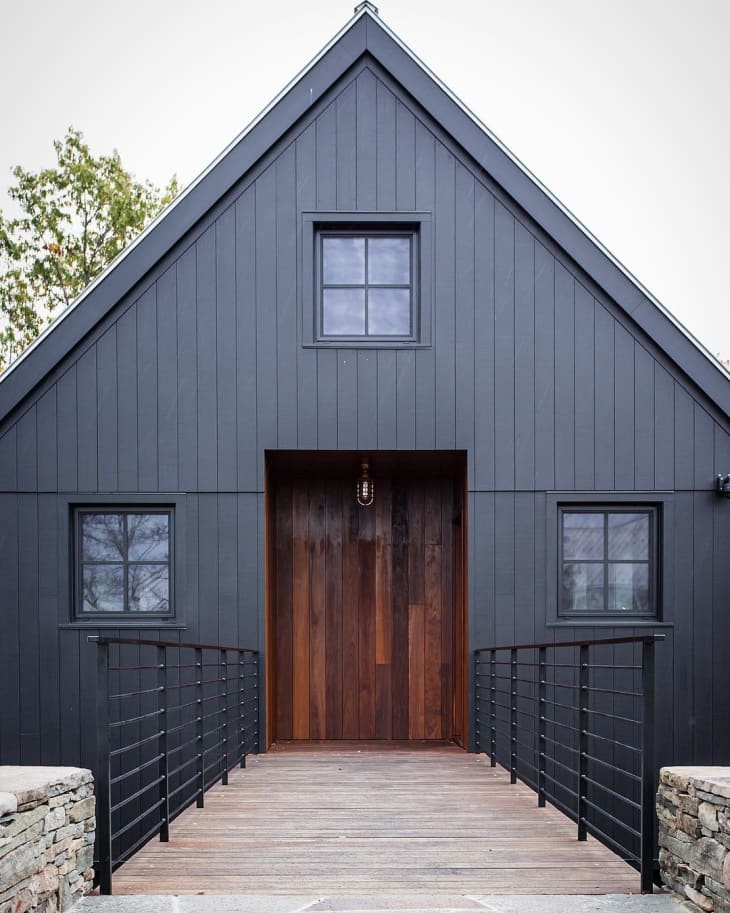 15 Chic Black Houses - All-Black Exteriors For Your Next Repaint | Apartment Therapy