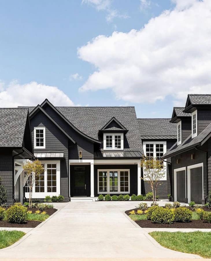 15 Chic Black Houses - All-Black Exteriors For Your Next Repaint | Apartment Therapy