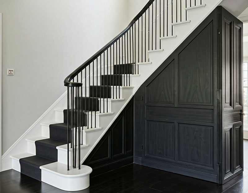 21 Stunning Black and White Staircase Ideas To Transform Your Home!