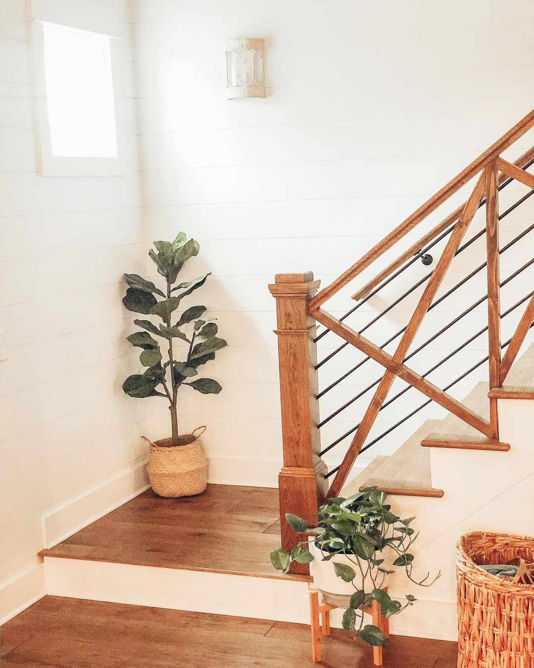 25 Farmhouse Rustic Stair Railing Ideas That Are Majorly Charming