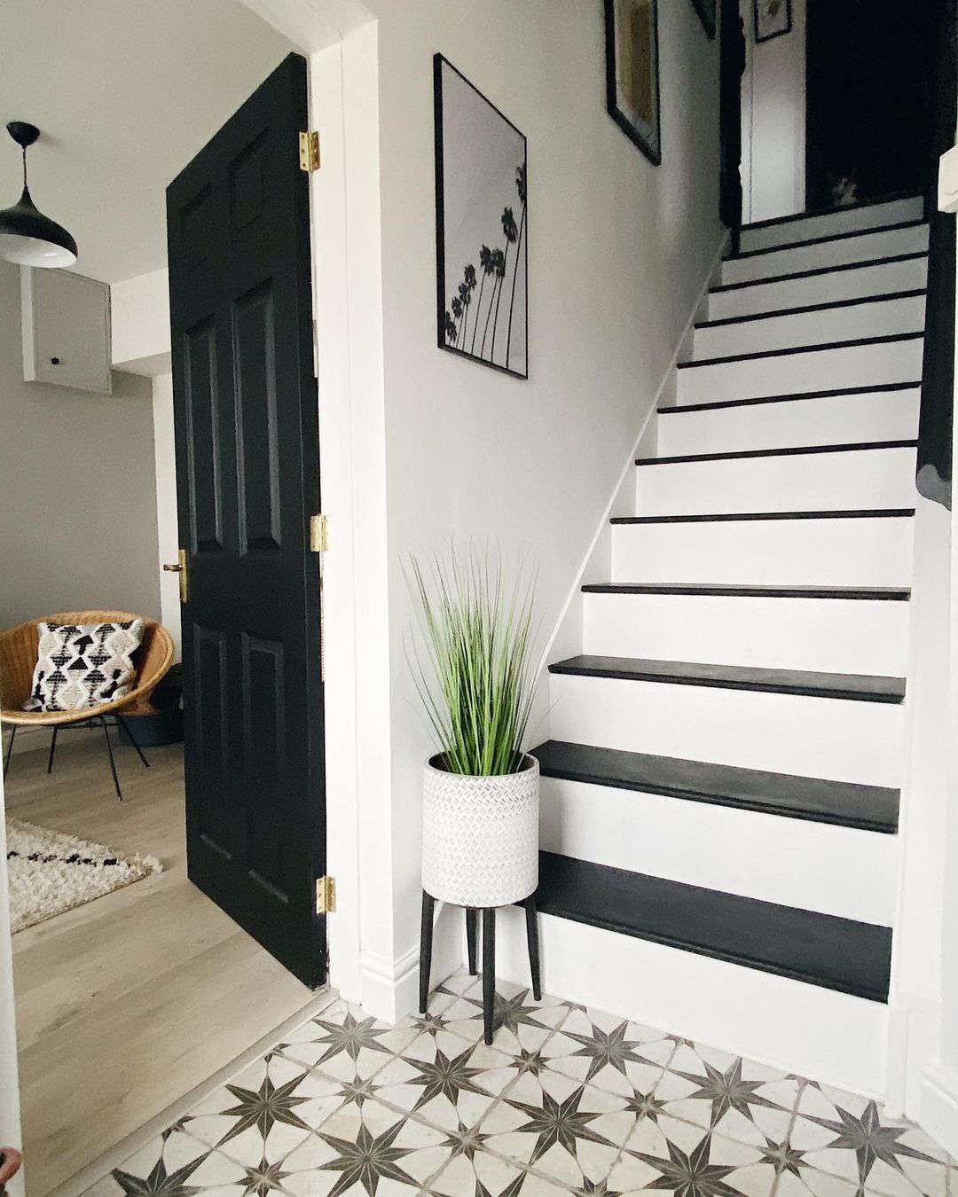 30 Black and White Stair Ideas That Will Make a Great First Impression