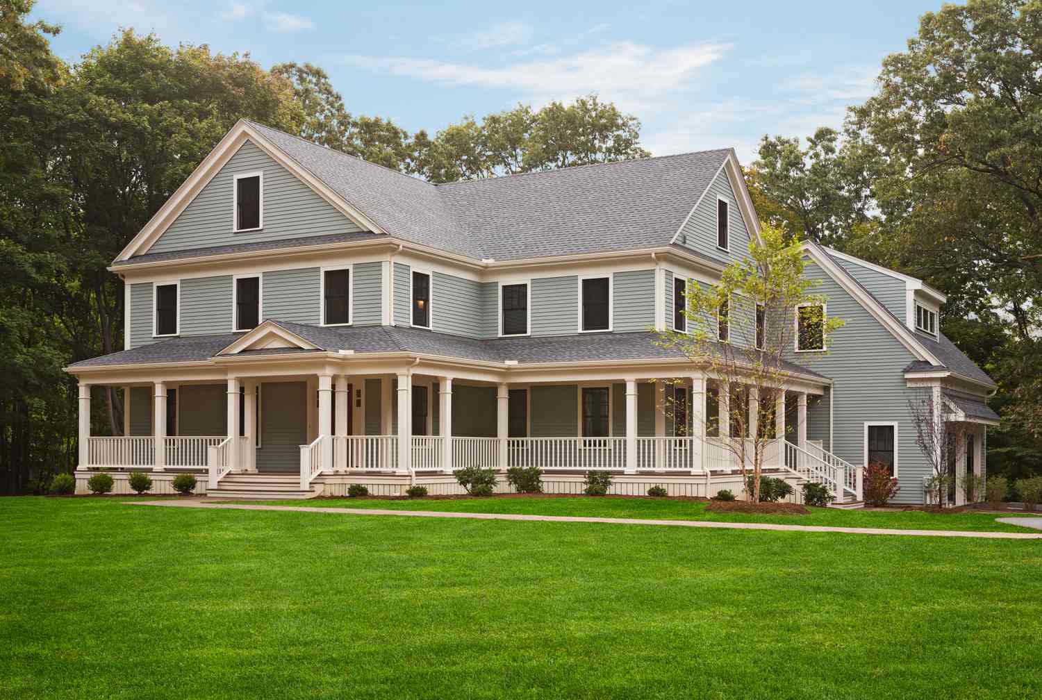 32 Vinyl Siding Colors From Classic to Bold