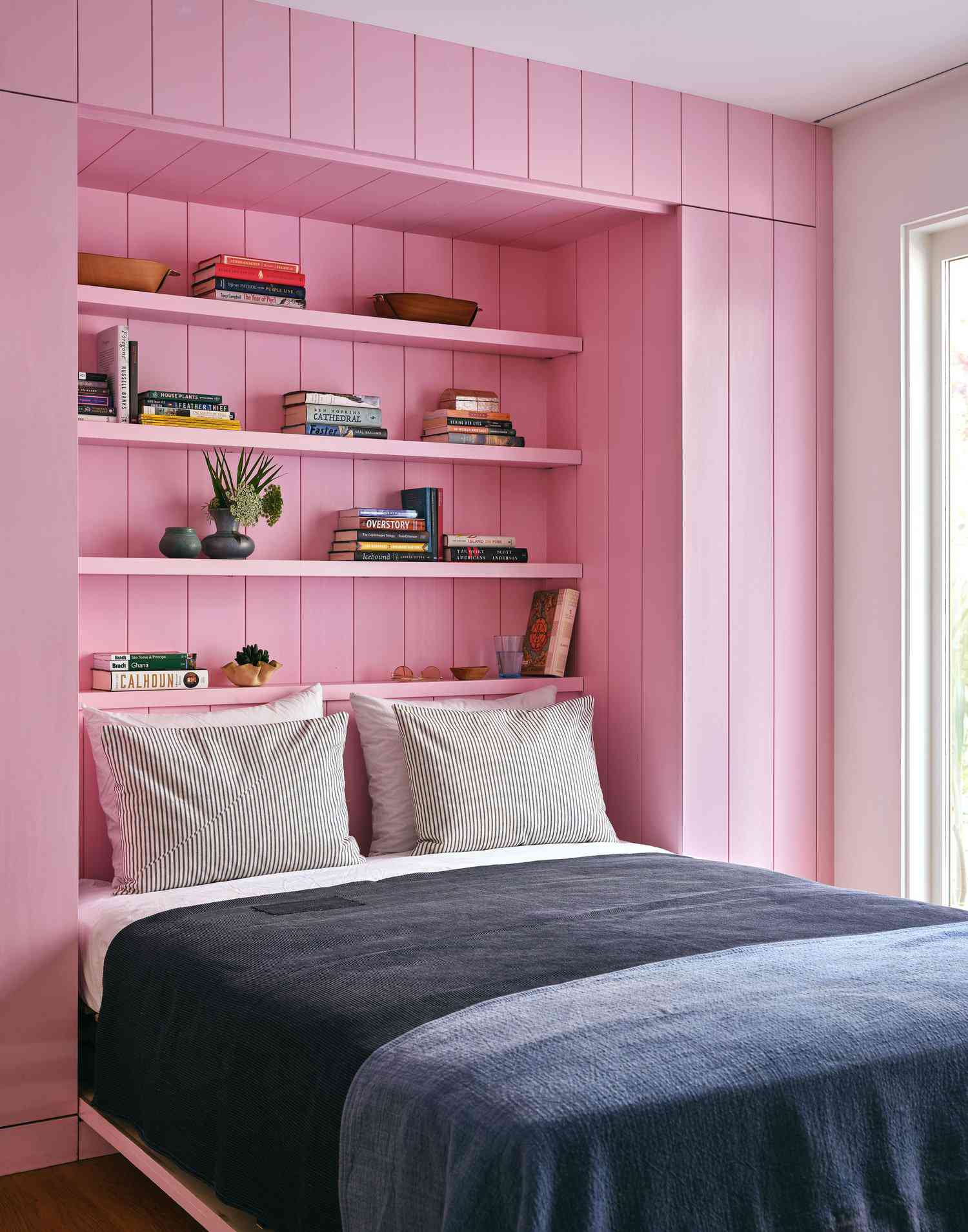 33 Space-Saving Murphy Bed Ideas Perfect for Any Room