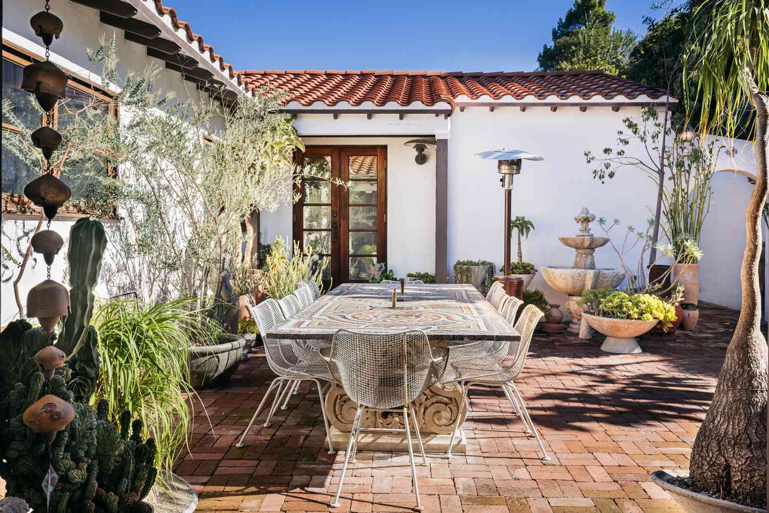 35 Inspiring Outdoor Brick Patio Ideas