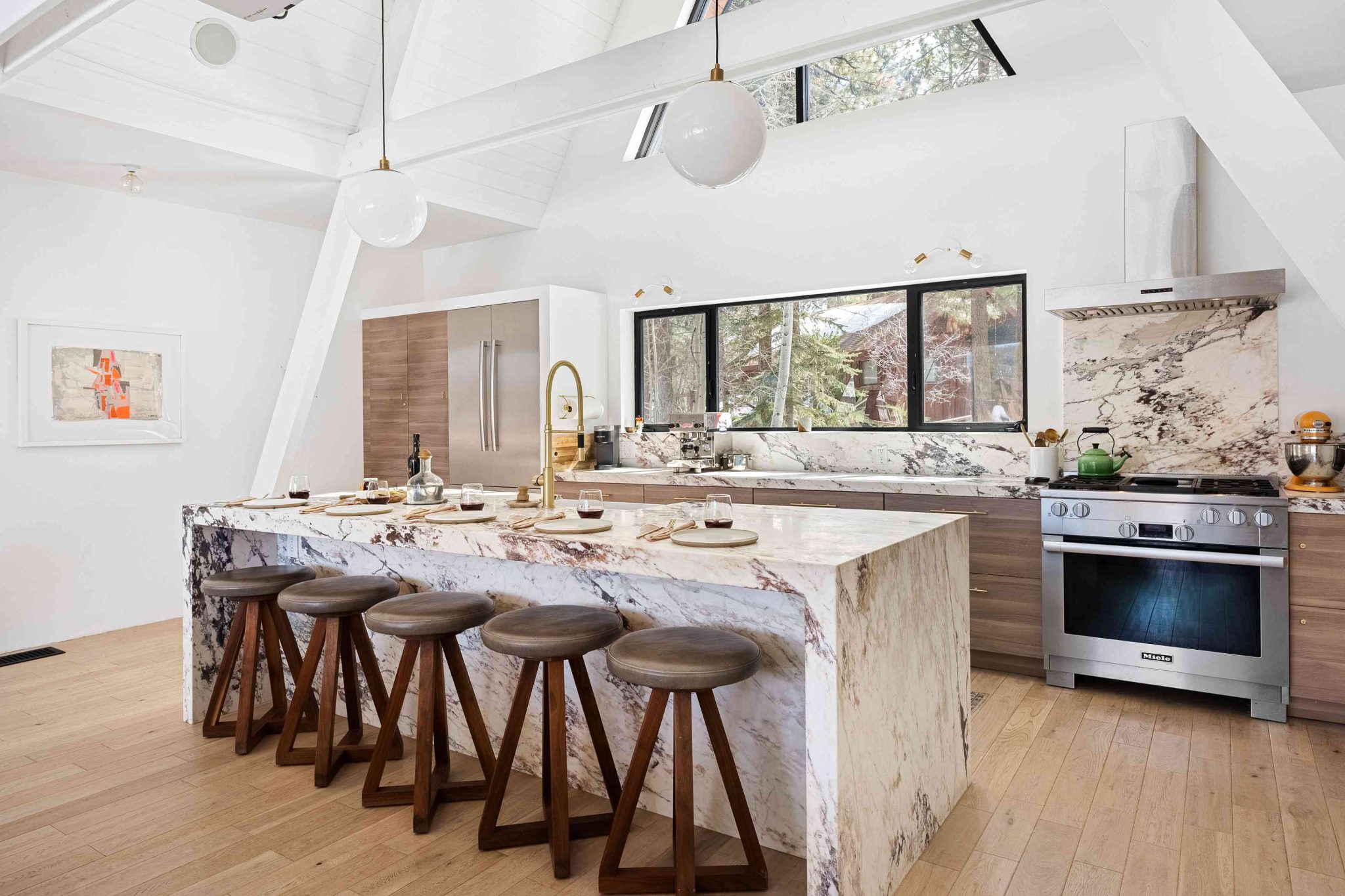 39 Modern Kitchens That Feel Fresh and Current