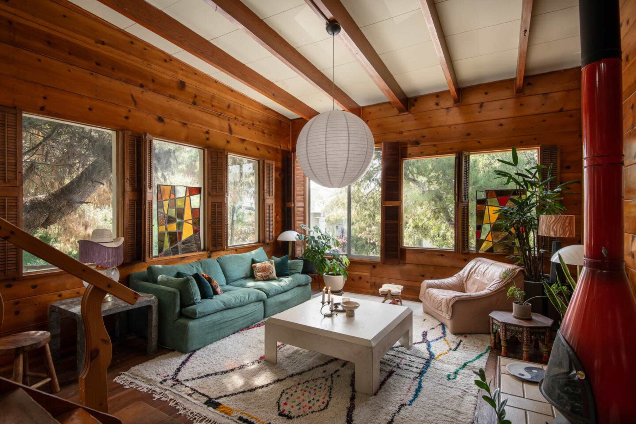 70s Laurel Canyon Vibe: Wood-Paneled Cabin & Lush Garden, Los Angeles, CA | Production | Peerspace