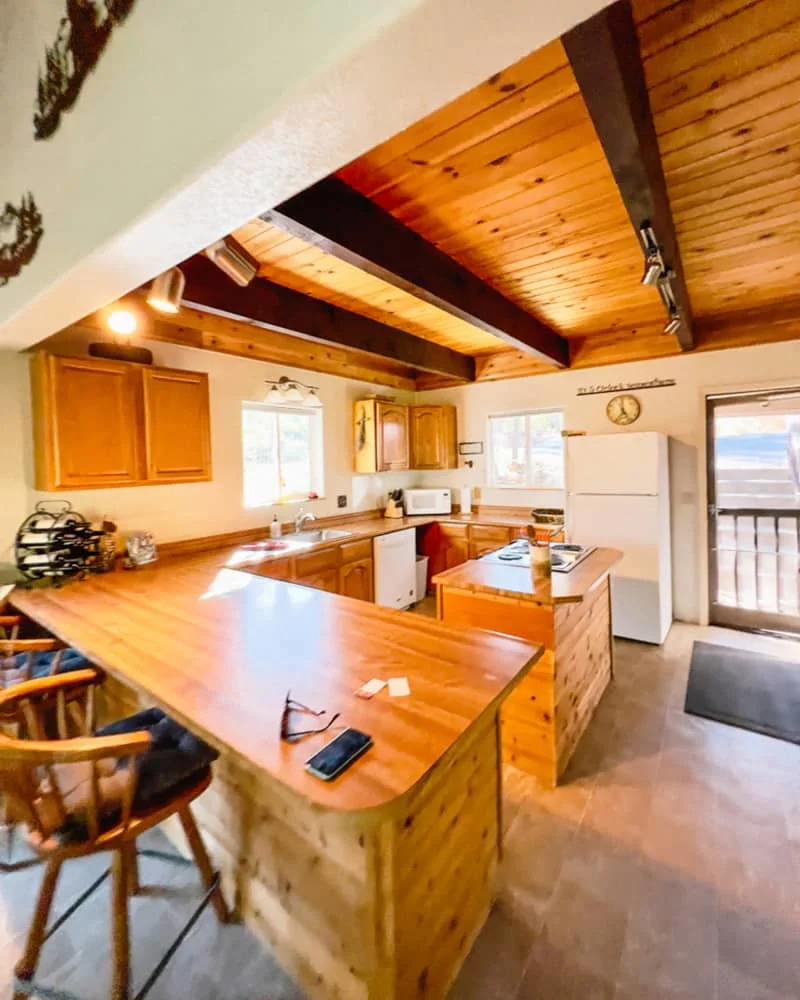 A 'Drab' '70s Kitchen Gets the Cutest Makeover (The Cabinets Look New!)