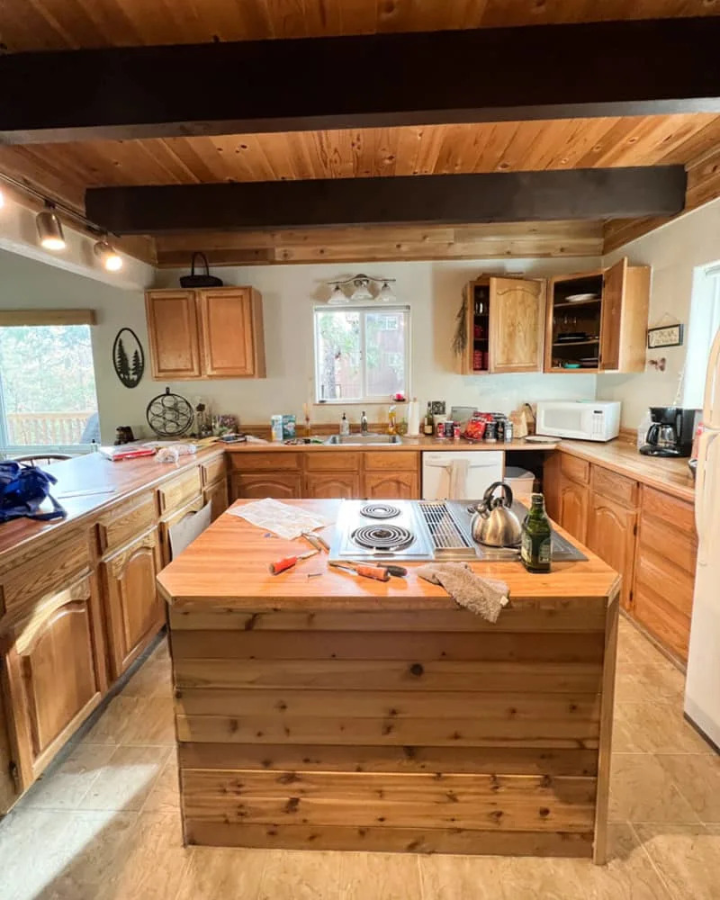A 'Drab' '70s Kitchen Gets the Cutest Makeover (The Cabinets Look New!)