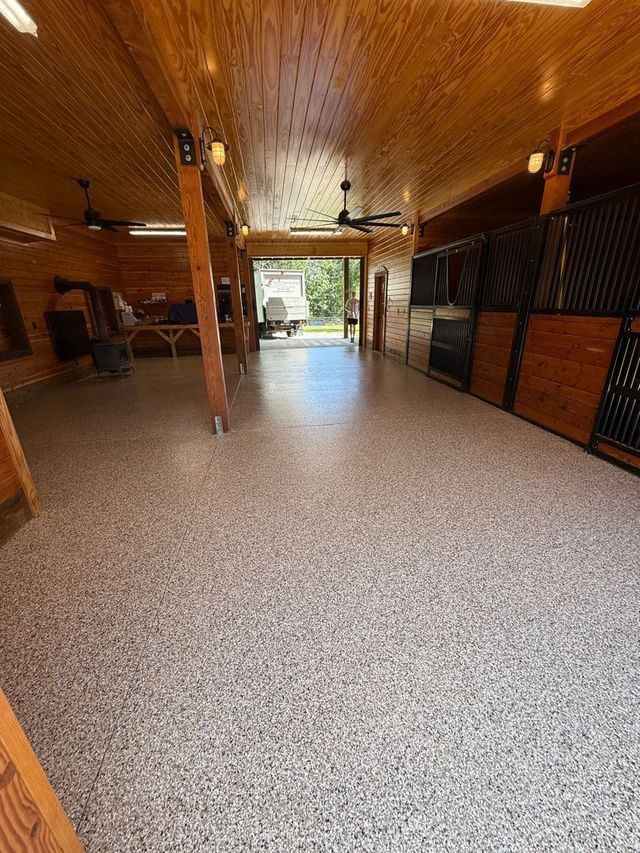 Barndominium Epoxy Floor in McConnells, SC | Outback Flake Finish by United