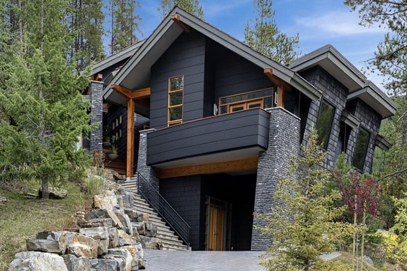 Black-exterior-mountain-home-quiniscoe-800 | Mountain Modern Life