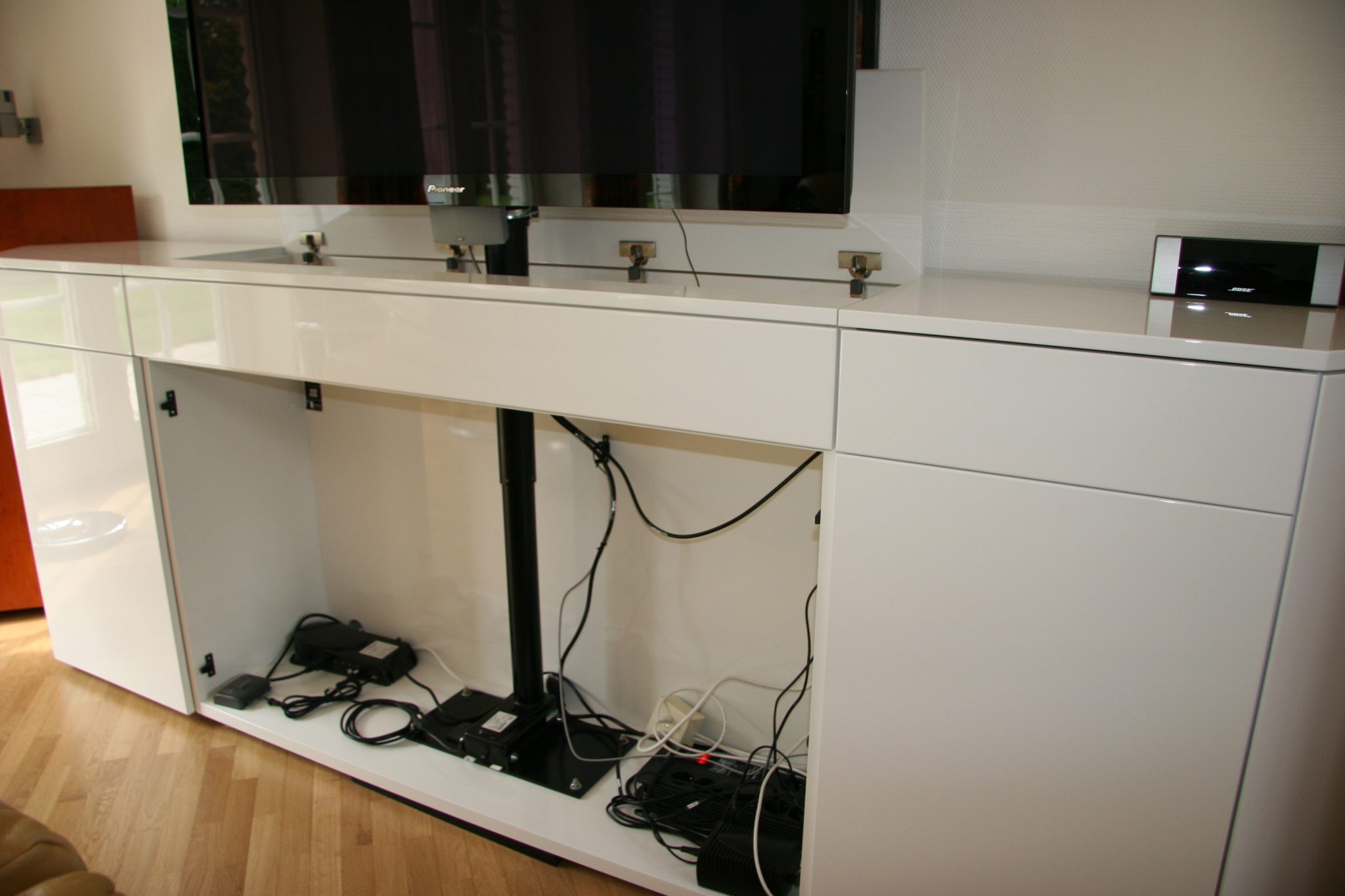 Buy Linak TV Lift System at a favourable price - Buy Linak TV Lifter