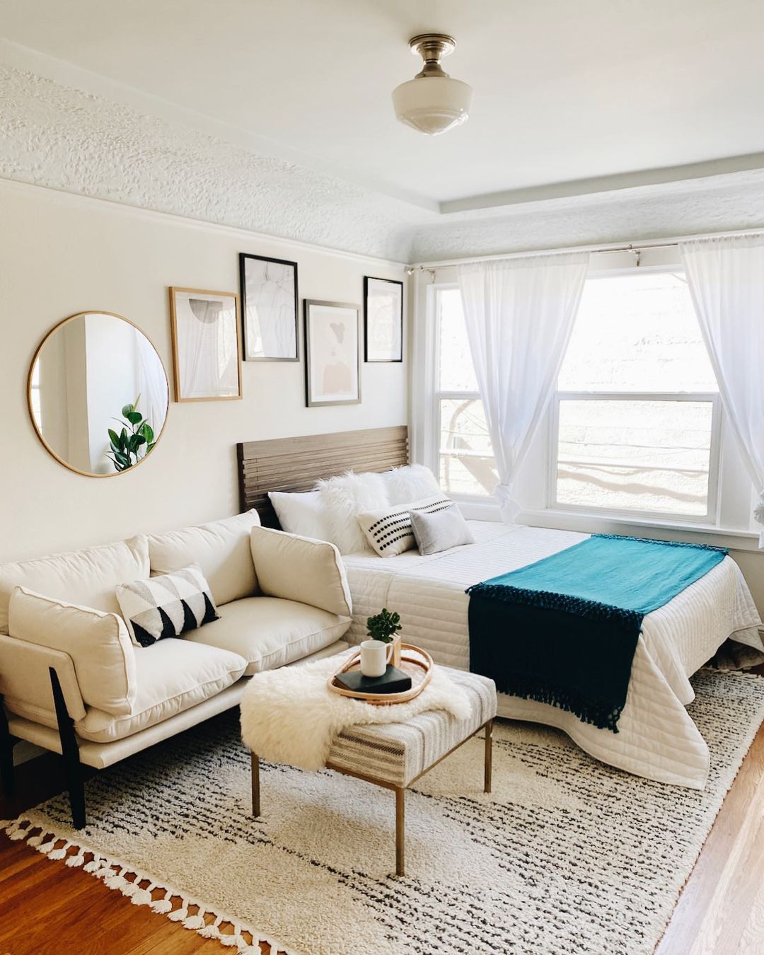 Design Corner Sitting Area In Bedroom Corner Sitting Area In Master Bedroom Bedroom Corner Decorating