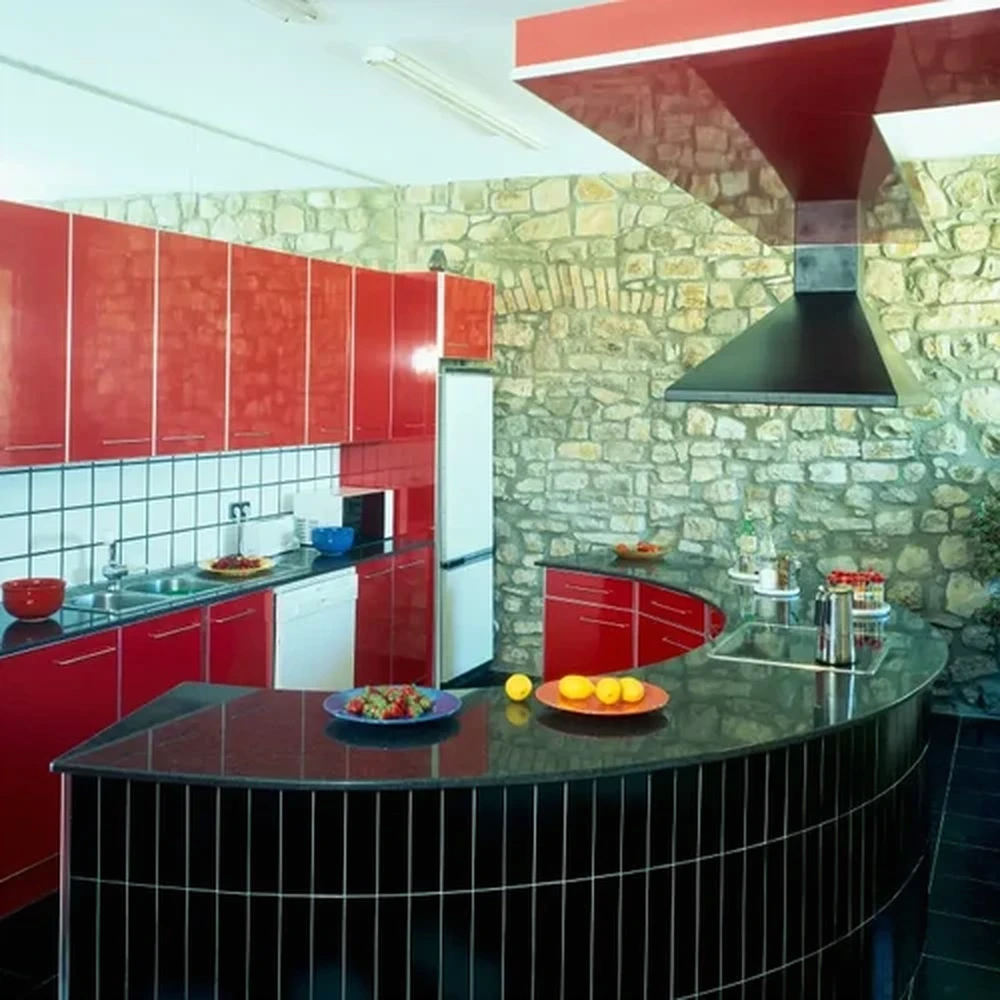 Designers declare curved kitchen edges outdated in 2026